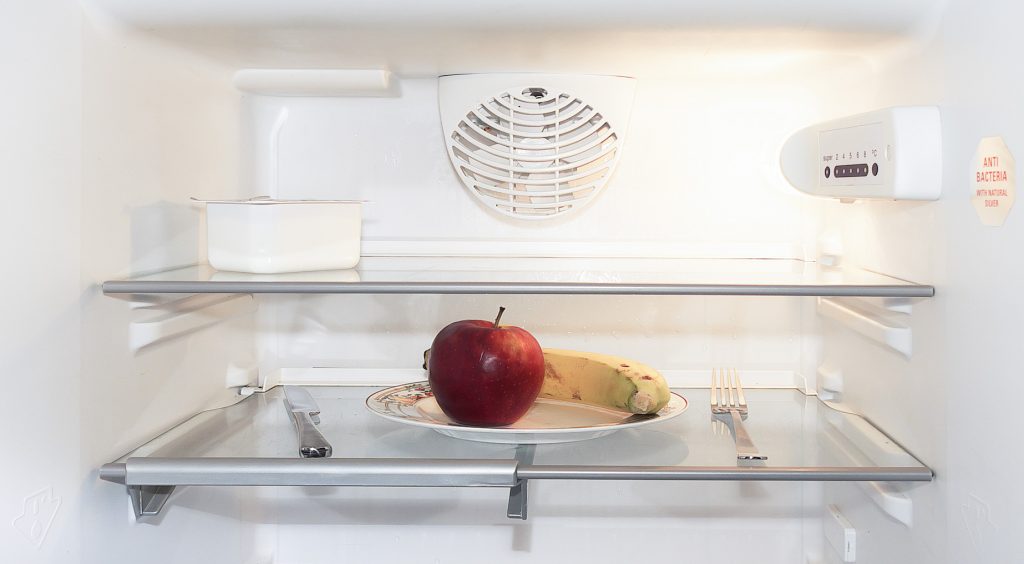 Speiseplan erstellen: Ein Blick in den Kühlschrank für Vorratscheck