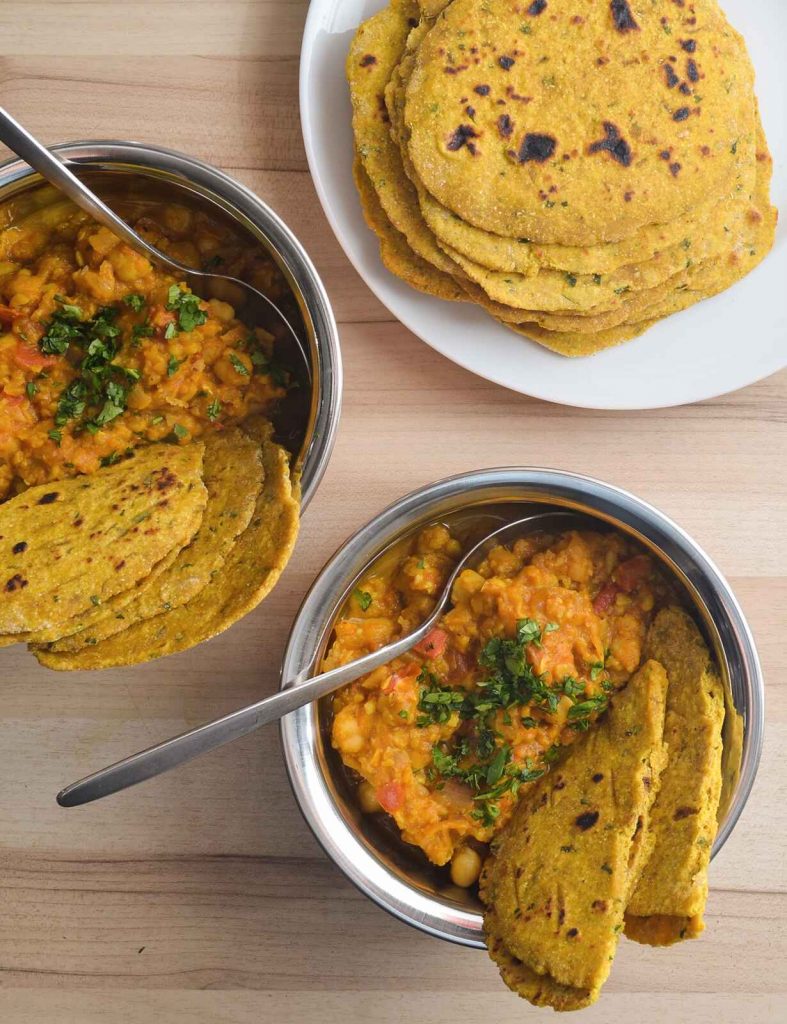 Kichererbsen-Curry mit indischem Fladenbrot