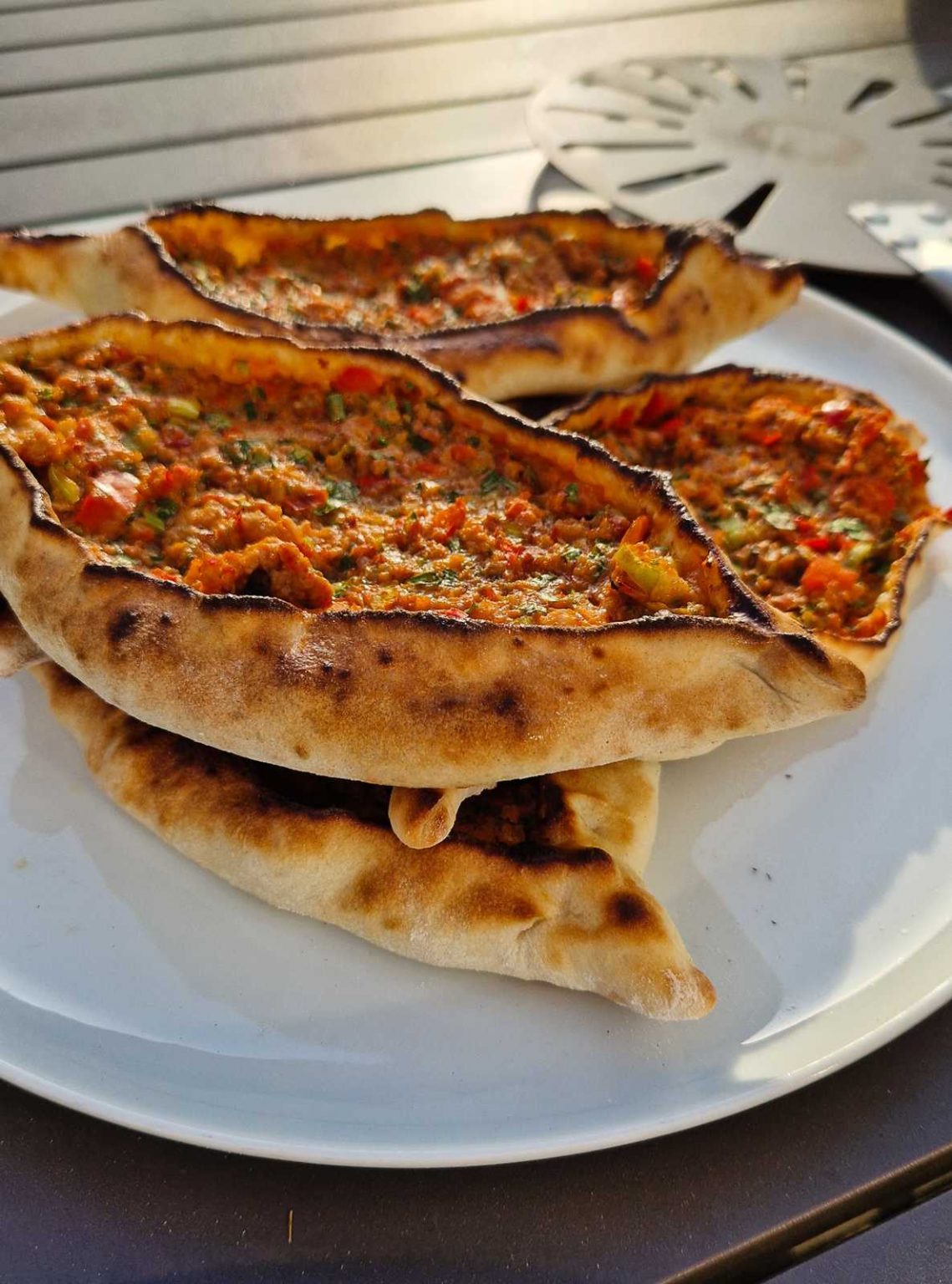 türkische-pide-mit-hackfleisch-4 - mampfness türkische-pide-mit-hackfleisch-4 - mampfness